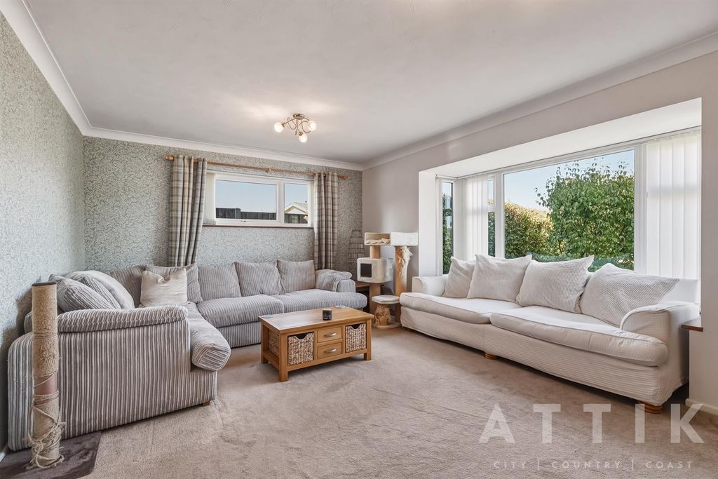 Property photo 2 of 42 Highfield_017.Jpg