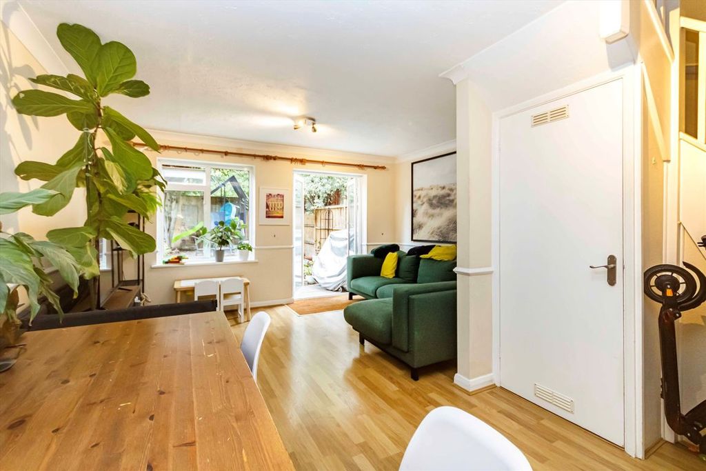 Property photo 2 of 6