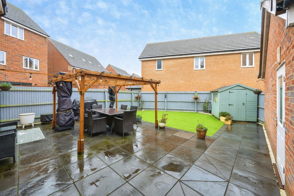 Property photo 2 of 20