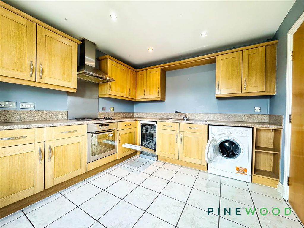 Property photo 3 of 20 Kitchen