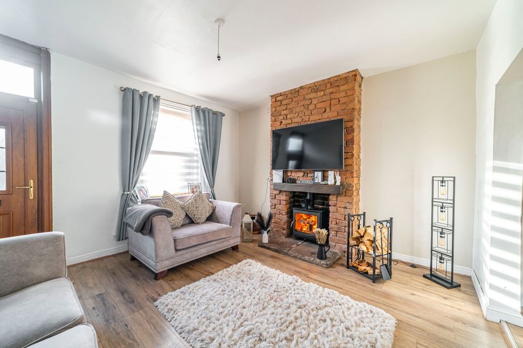 Property photo 2 of 18