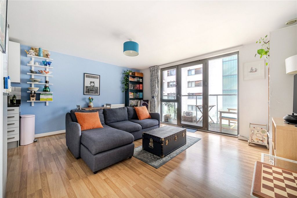 Property photo 2 of 18 Picture No. 19