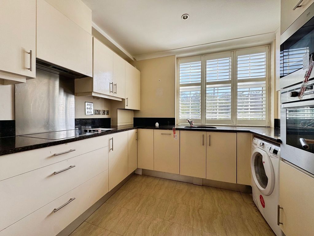 Property photo 2 of 8 Kitchen