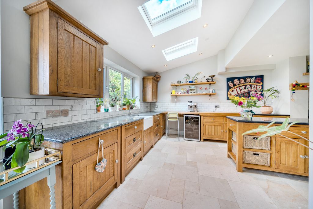 Property photo 3 of 36 1465657-10-6A317E...