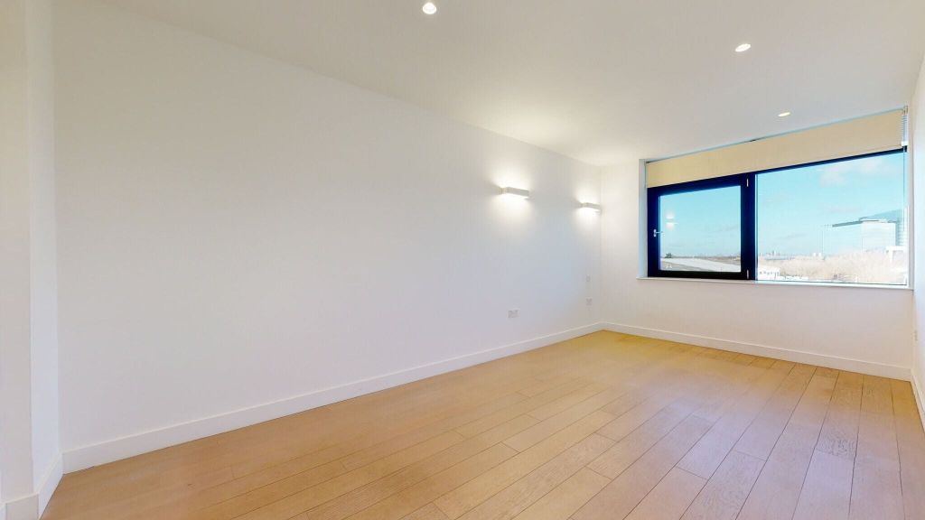 Property photo 3 of 14 Bedroom
