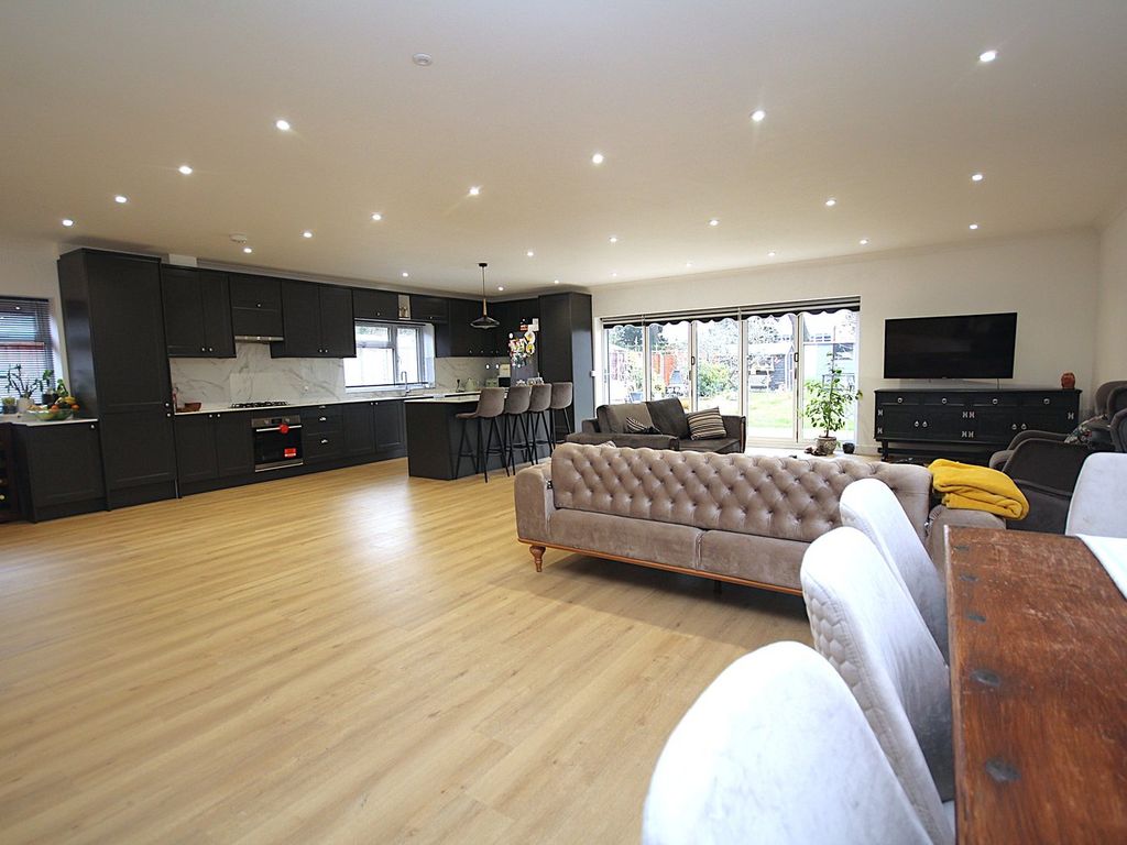 Property photo 3 of 36