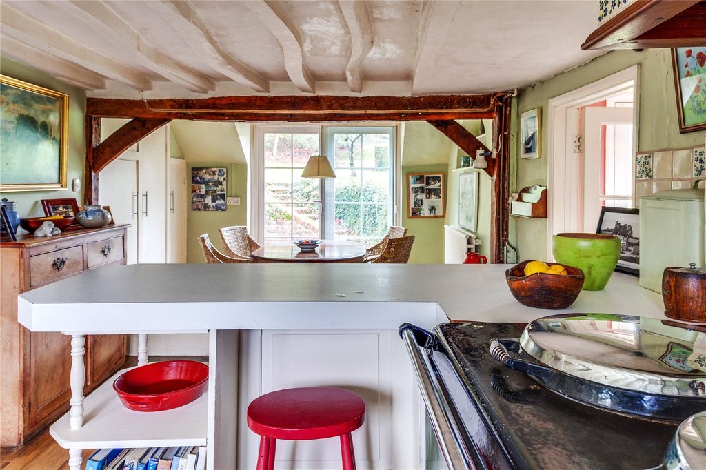 Property photo 3 of 22 Kitchen