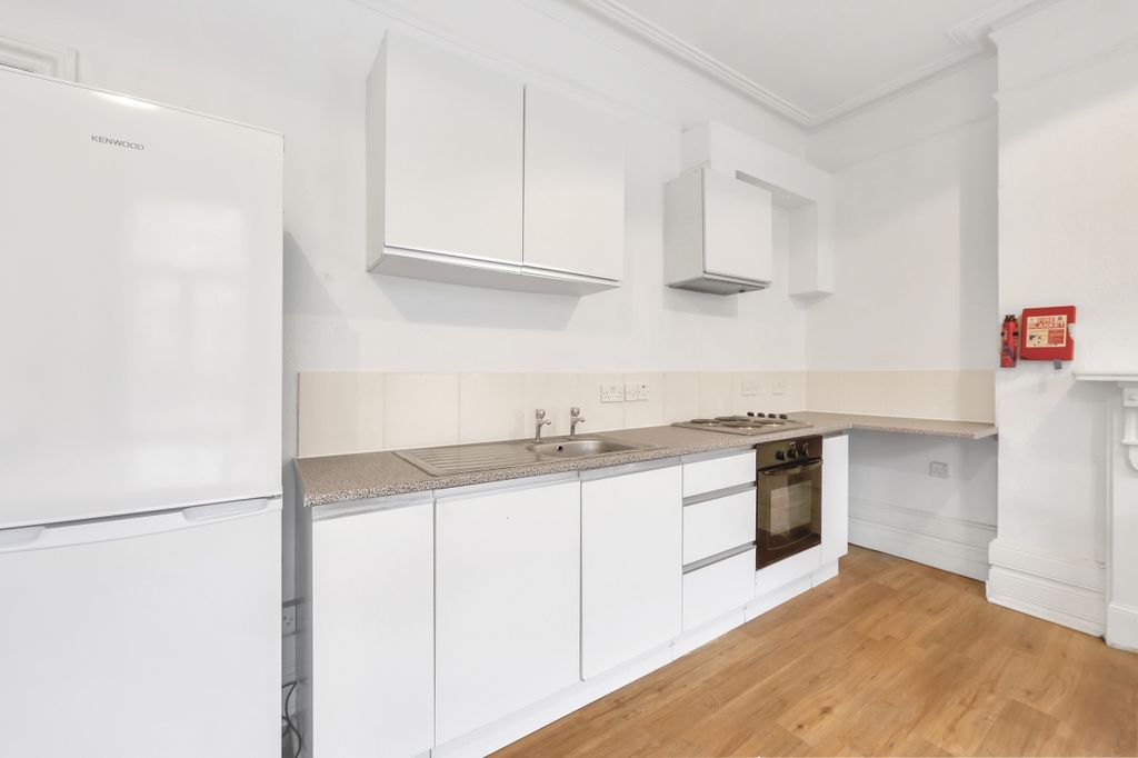 Property photo 3 of 4