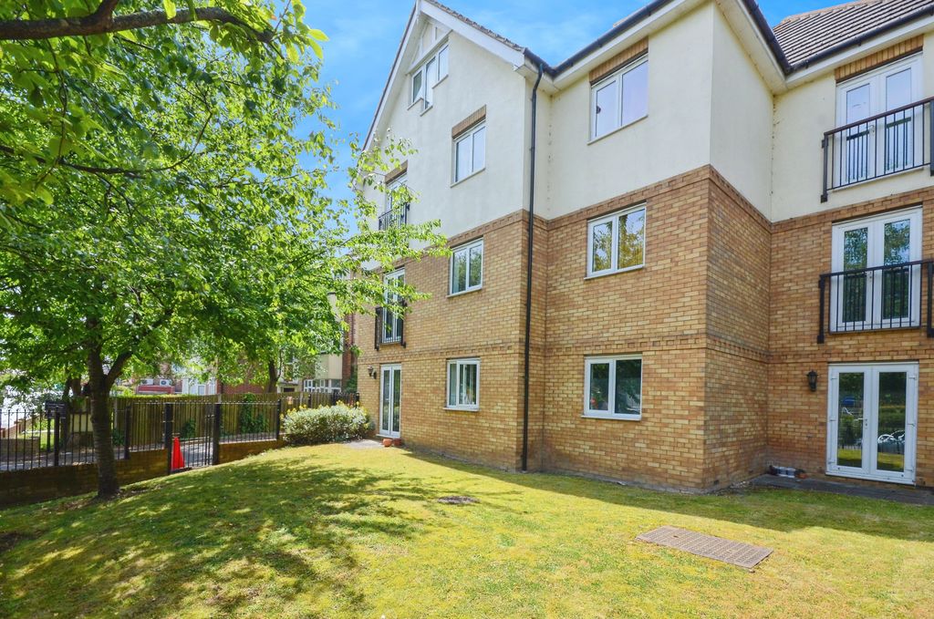 Property photo 2 of 18