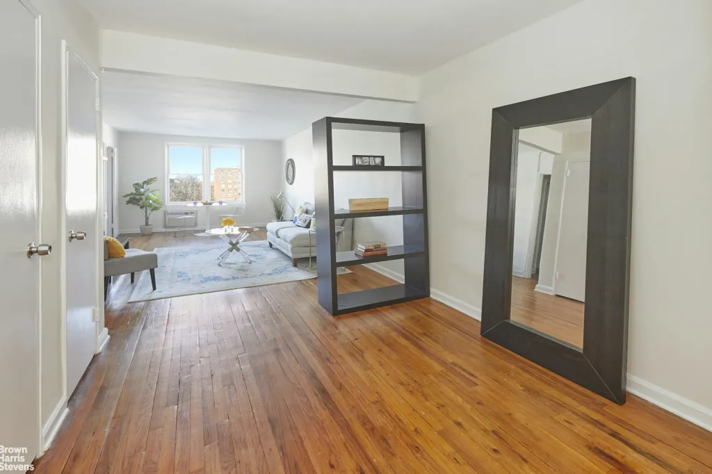 Property photo 3 of 10 <Alttext/>
