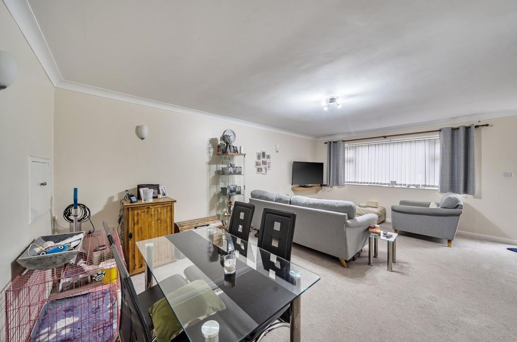 Property photo 3 of 11 Davidson Frost-Wellings, Dfw, Marsh Lane, Stanmore