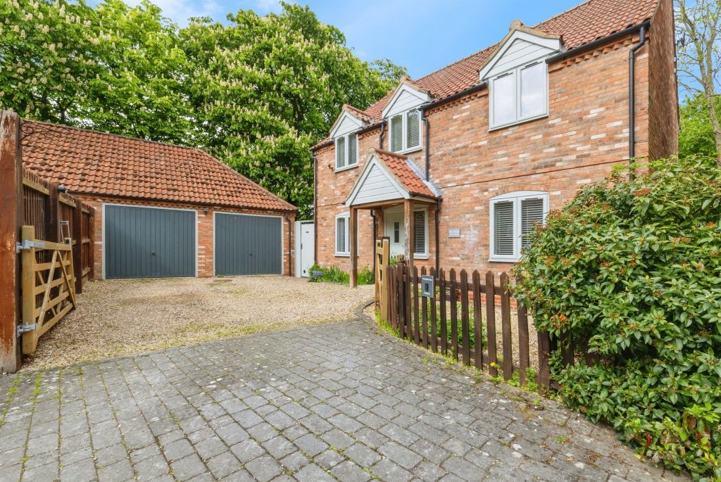 Property photo 1 of 18