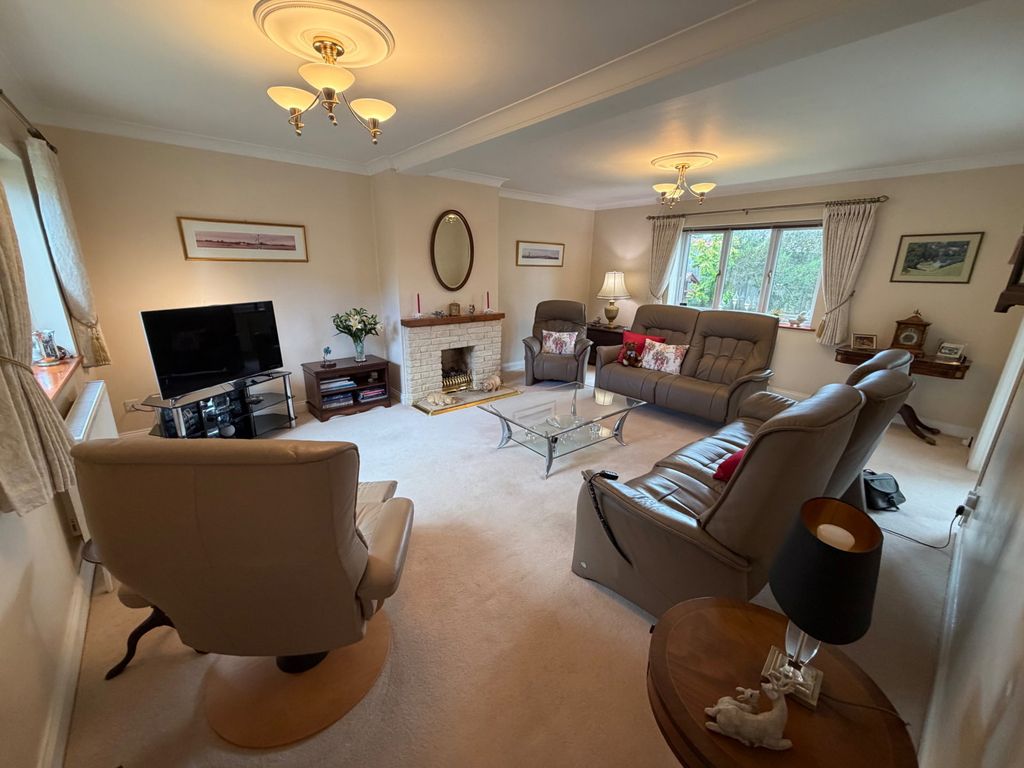 Property photo 2 of 23