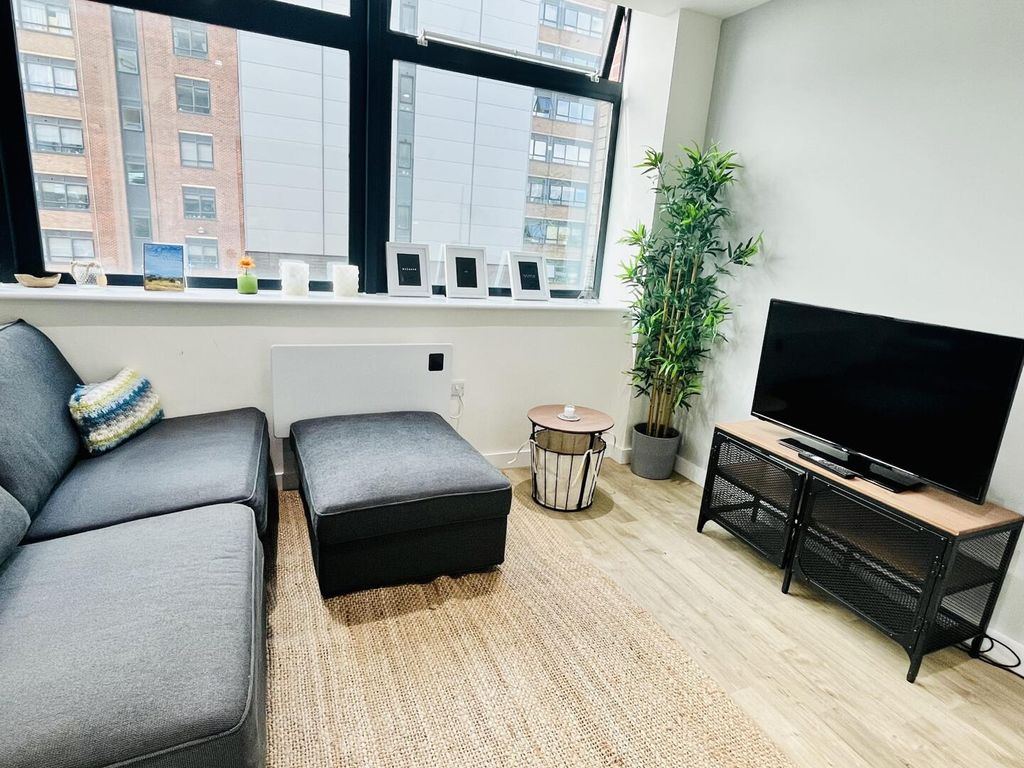 Property photo 1 of 6 214 Living 2.Jpg
