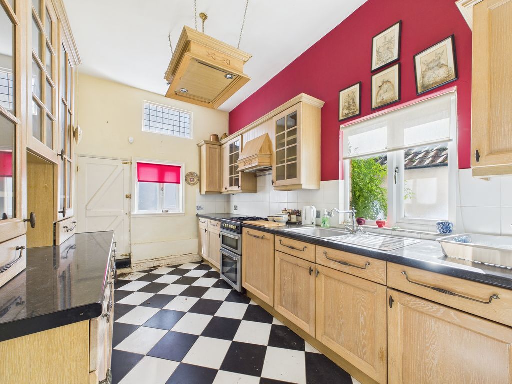 Property photo 2 of 13 Kitchen 1.Jpg
