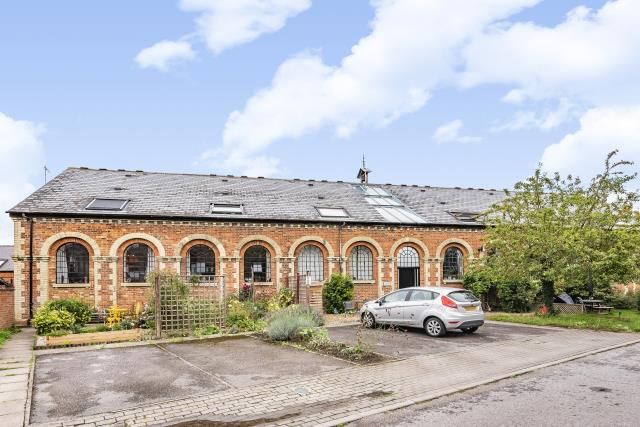 Property photo 1 of 10 External
