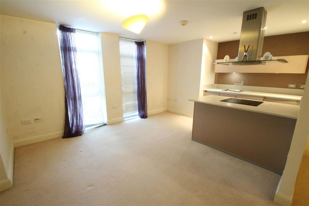 Property photo 3 of 6 Living Room