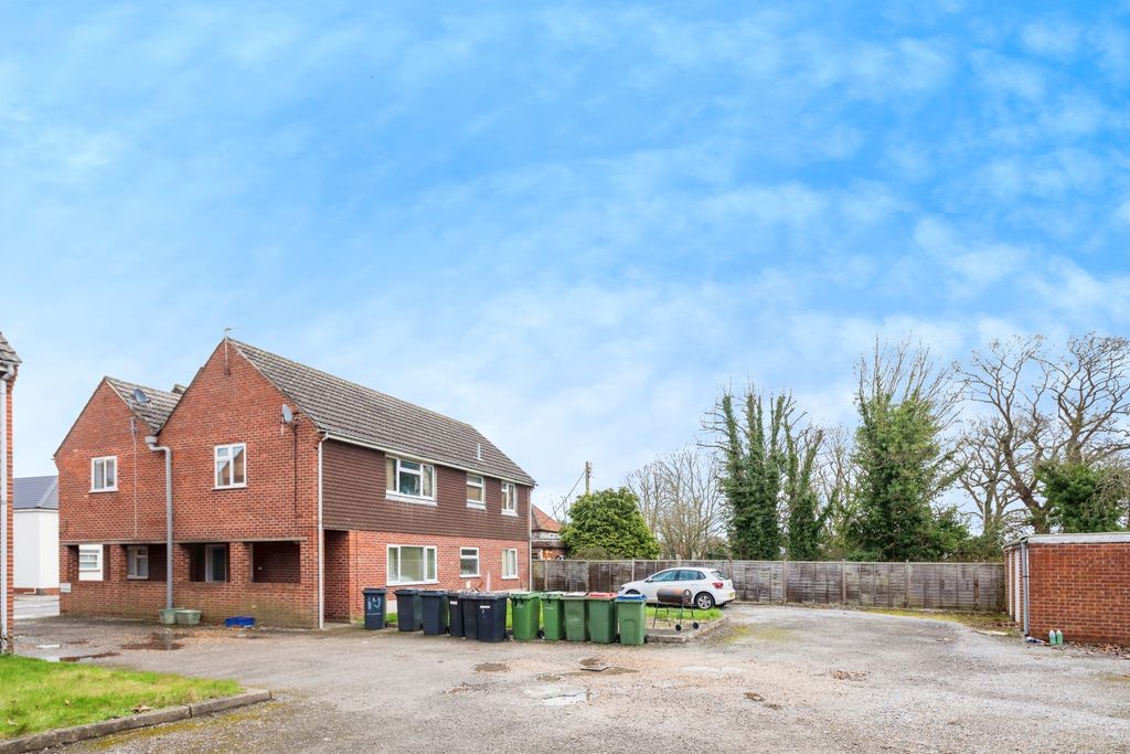 Property photo 2 of 11
