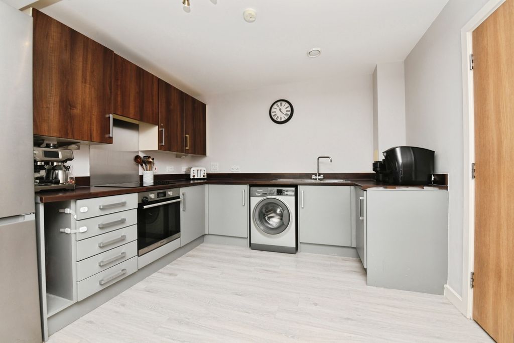 Property photo 3 of 14 Pbox-Img.Jpg
