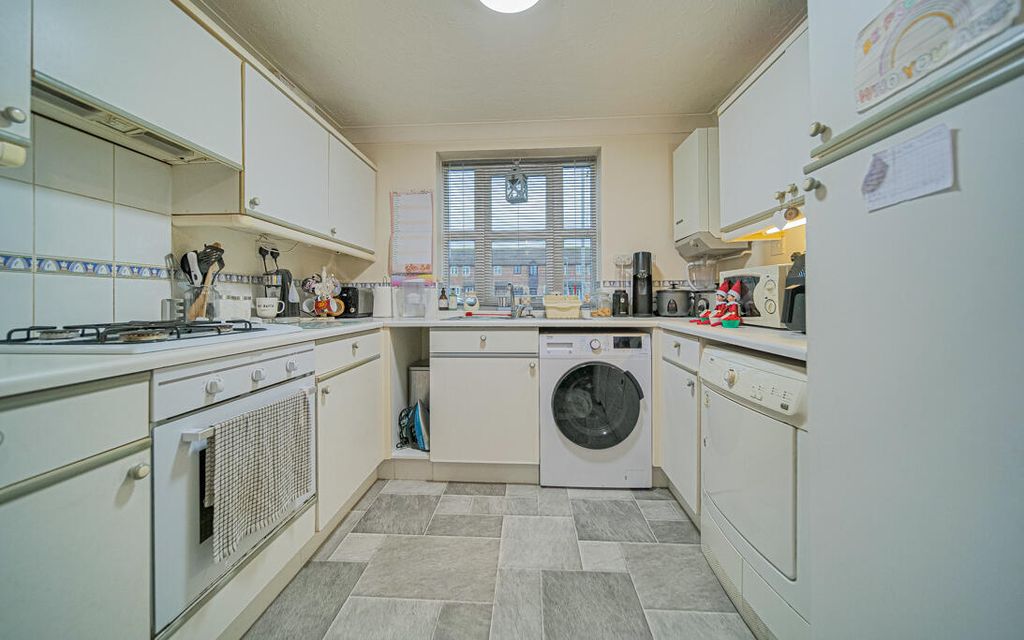 Property photo 3 of 13 P1066118.Jpg