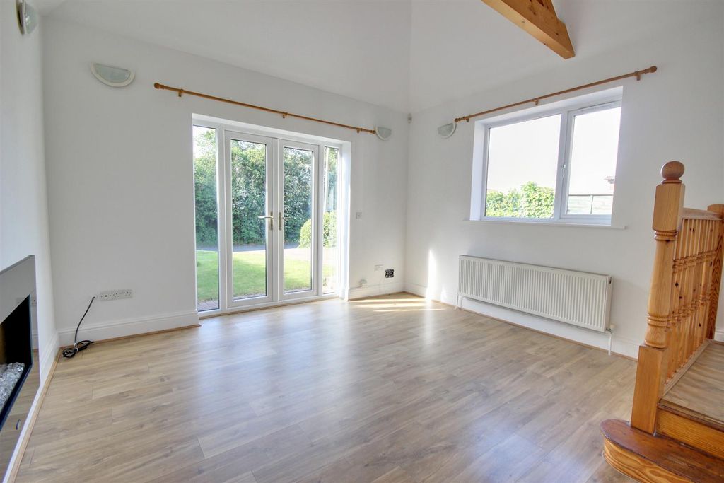 Property photo 2 of 12 Lroom1.Jpg