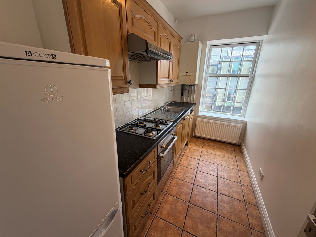 Property photo 1 of 9 1 Bed Flat To Rent Gray's Inn Road, London WC1X