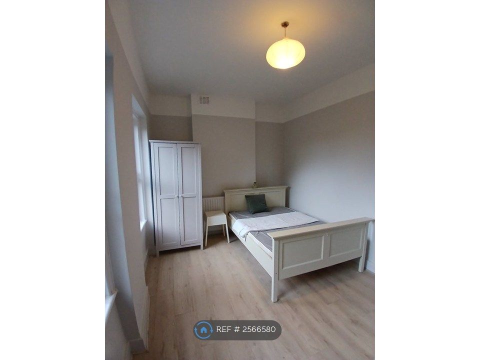 Property photo 1 of 3