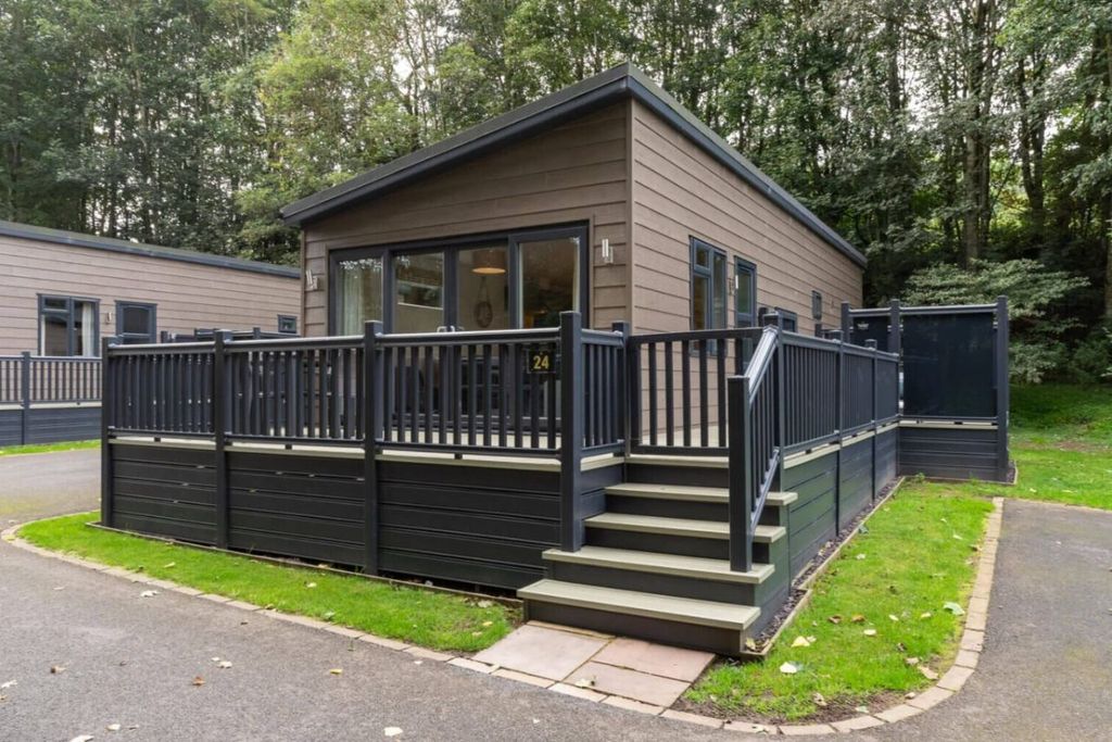 Property photo 1 of 16 16