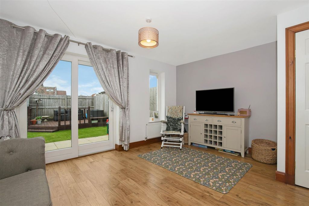 Property photo 2 of 17 Img_9887.Jpg