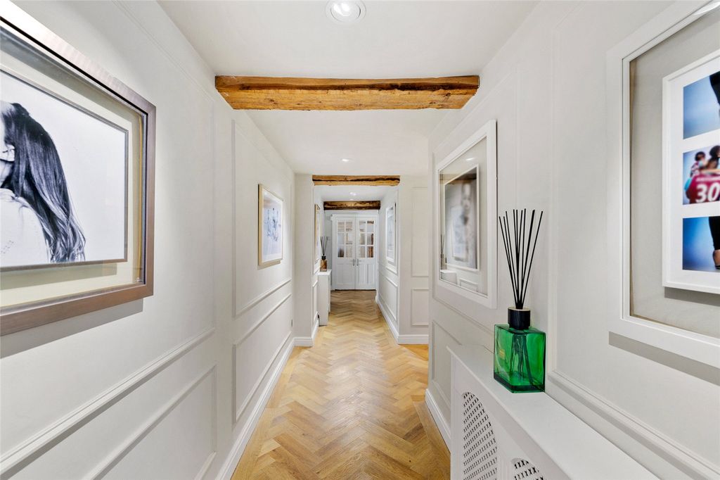 Property photo 3 of 35 Inner Hall