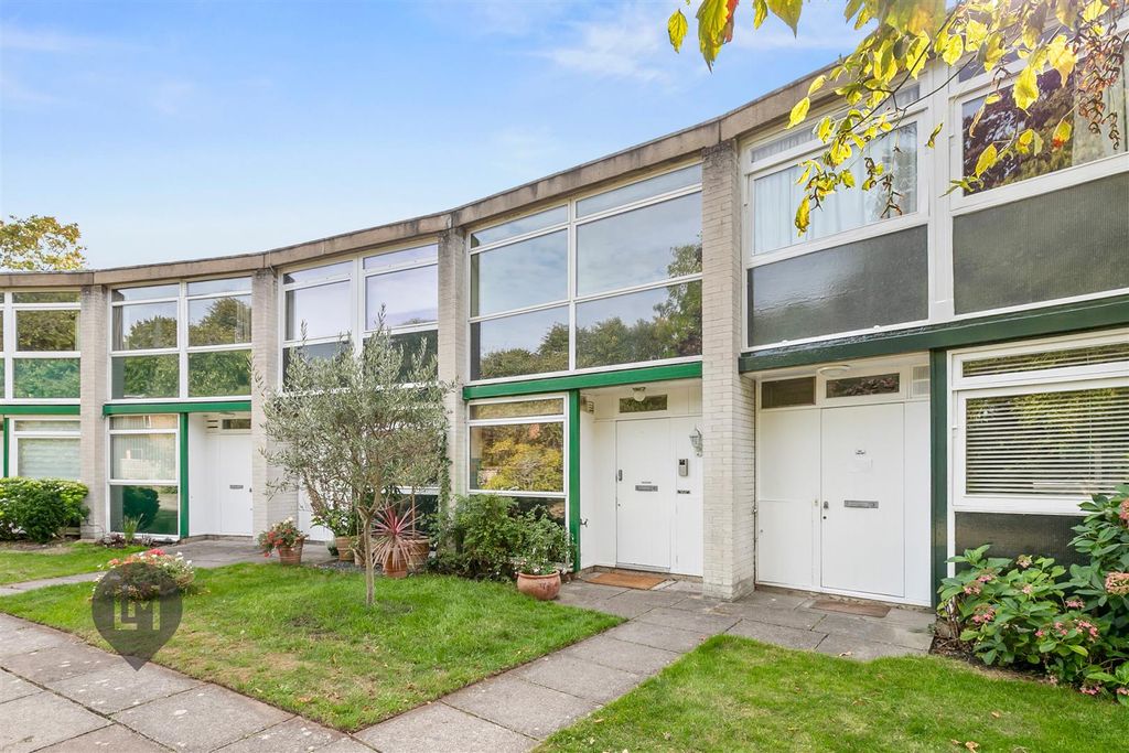 Property photo 1 of 7 External