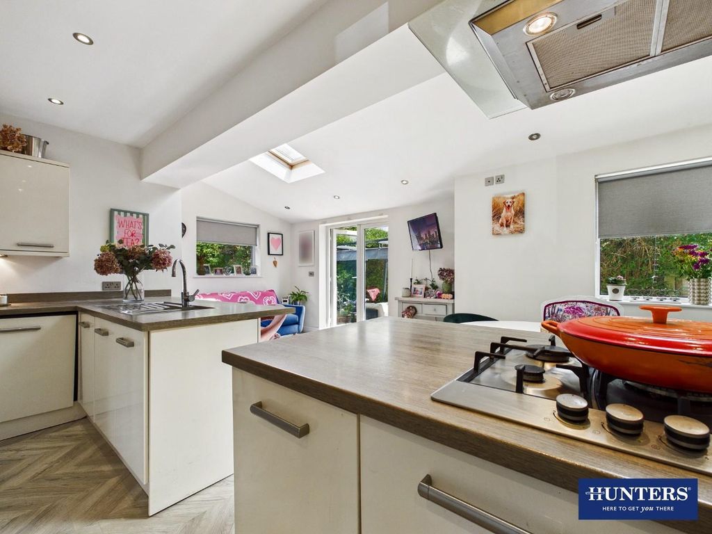 Property photo 2 of 27 Kitchen Diner