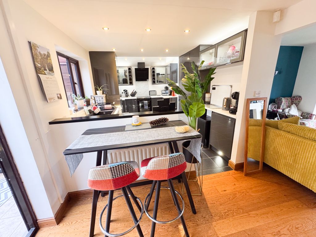 Property photo 2 of 28 Img_3267