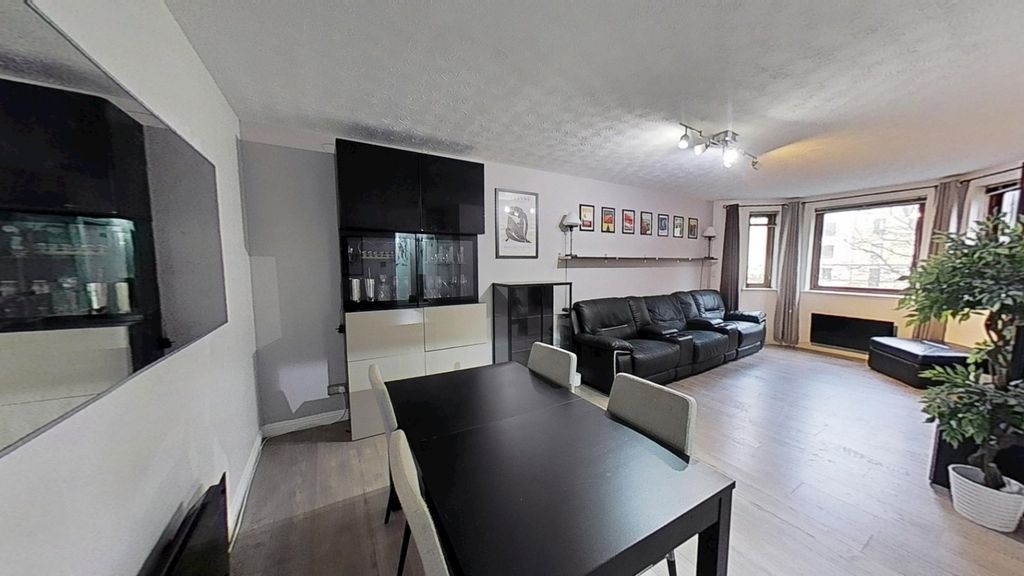 Property photo 2 of 17 Photo 2