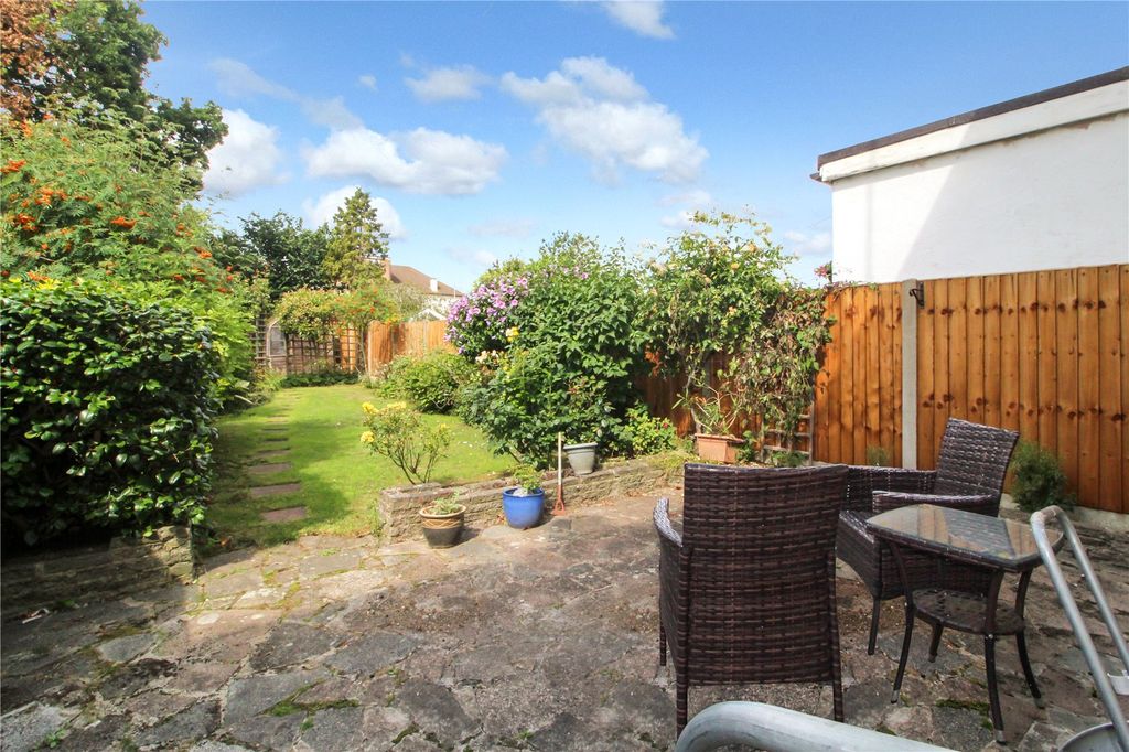 Property photo 2 of 16 Picture No. 18