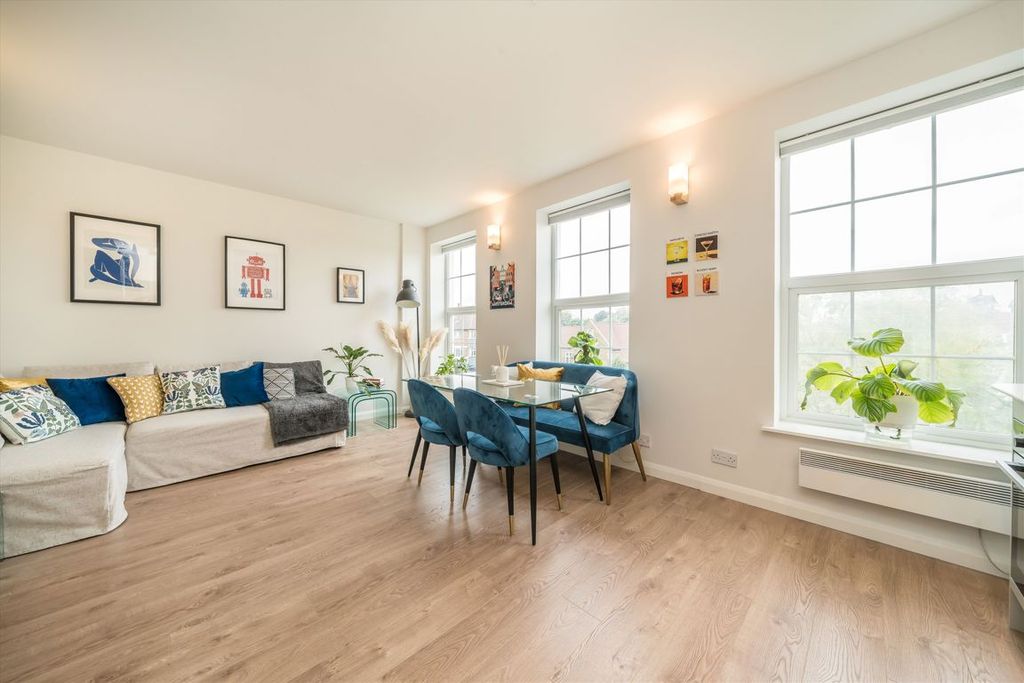 Property photo 1 of 6