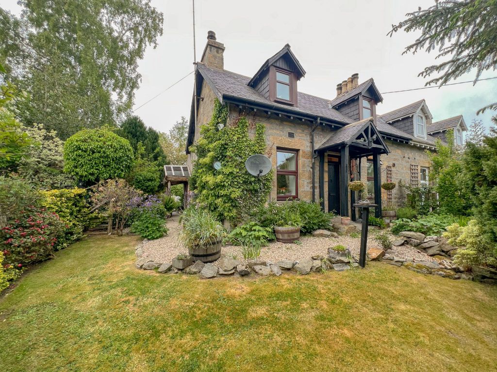 Property photo 2 of 28
