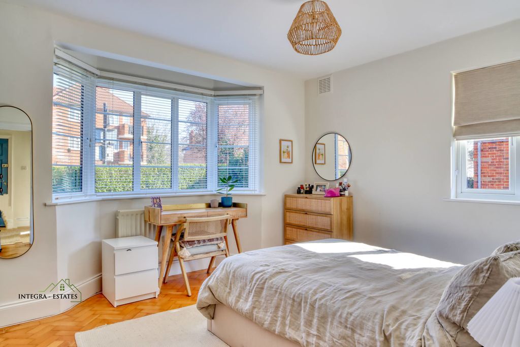 Property photo 2 of 16 Bedroom 1