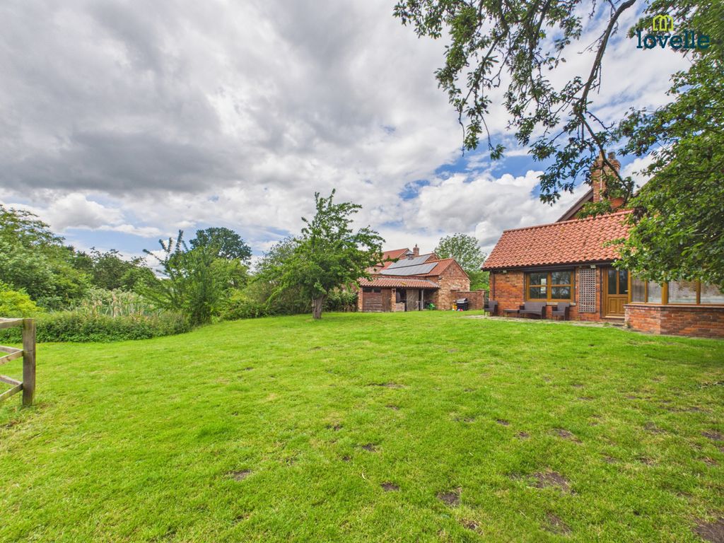 Property photo 3 of 27