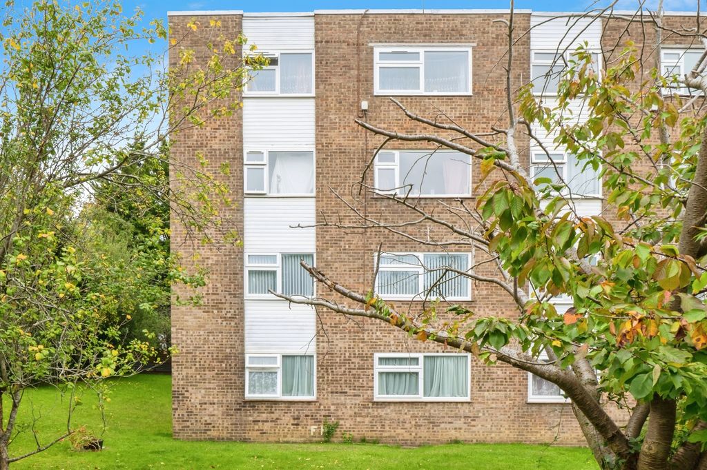 Property photo 2 of 17