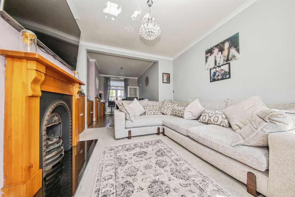 Property photo 2 of 16