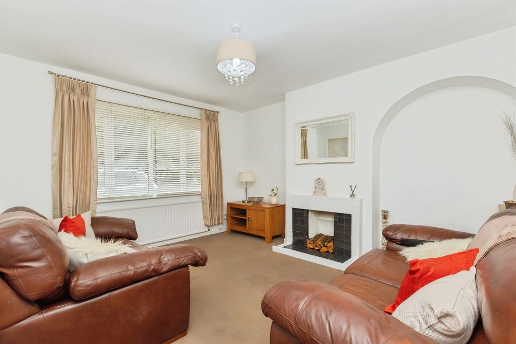 Property photo 2 of 20