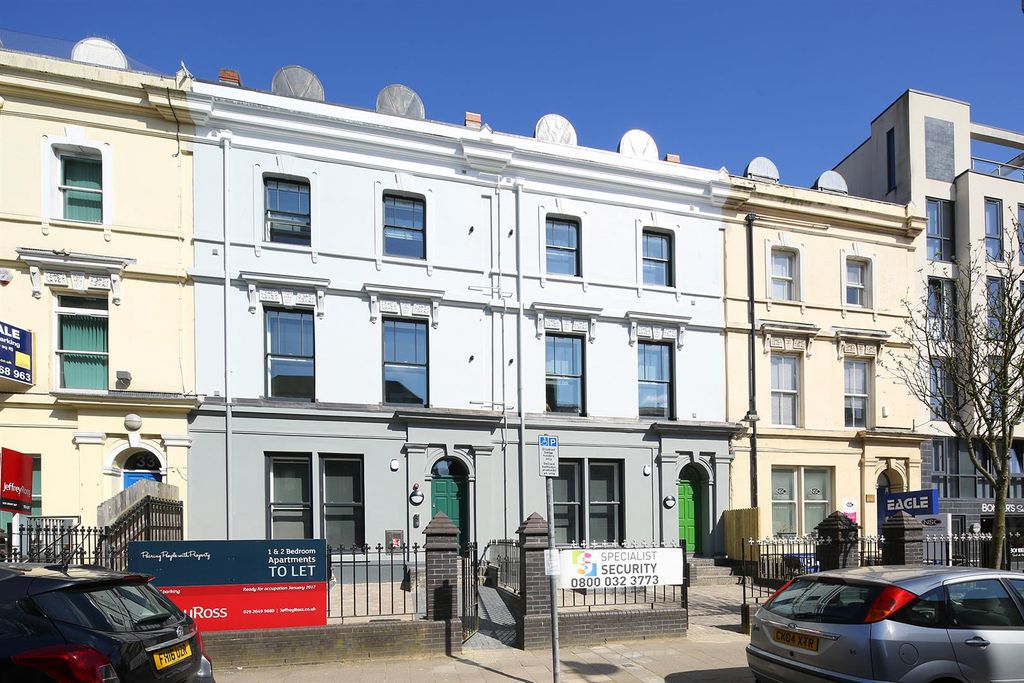 Property photo 1 of 12 8, 35-37 Charles St 1142.Jpg