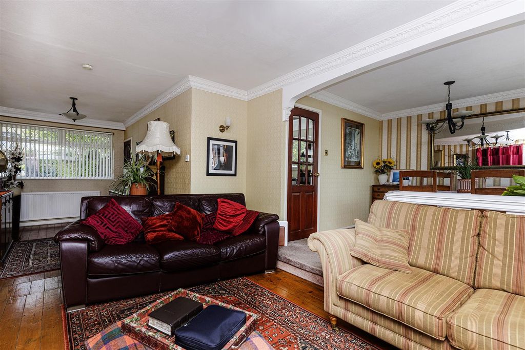 Property photo 3 of 41