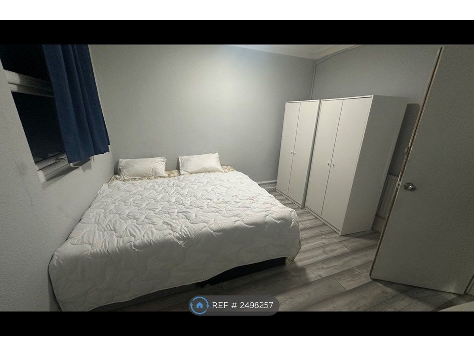 Property photo 1 of 21 Room 2