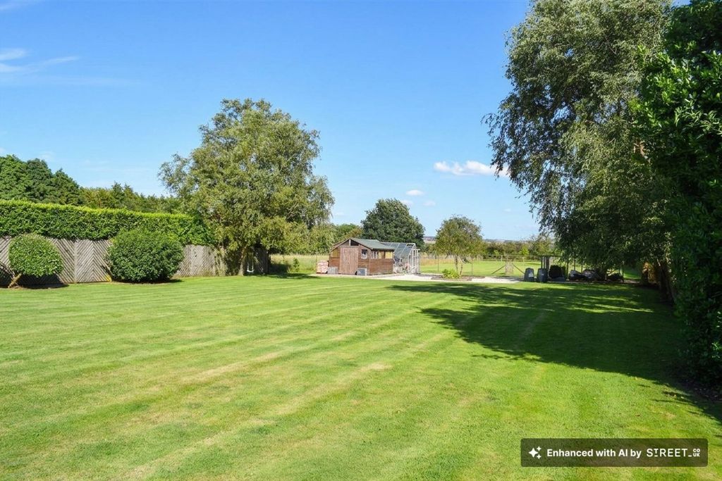 Property photo 2 of 15 Garden