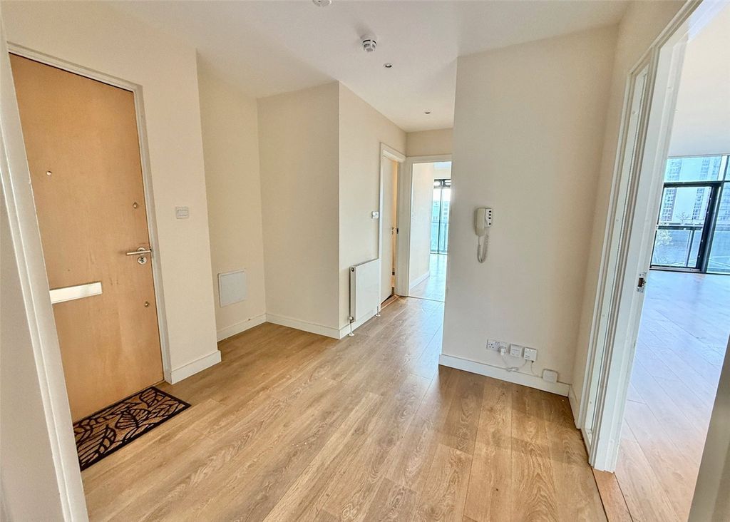 Property photo 2 of 18 Picture No. 01