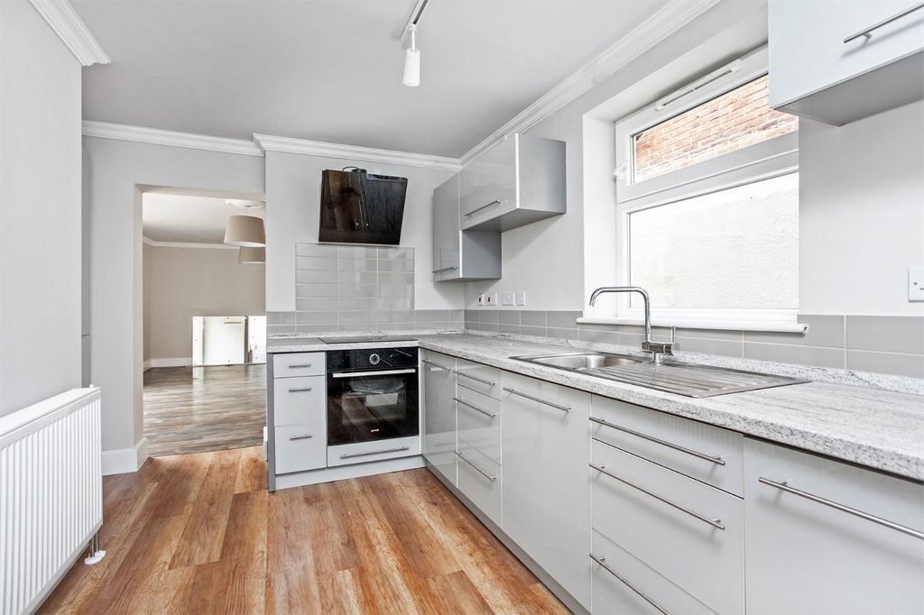 Property photo 2 of 11 Picture No. 02