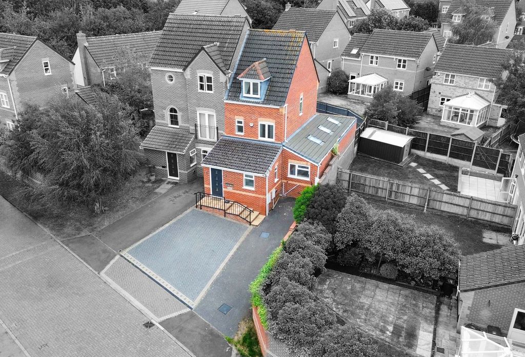 Property photo 1 of 35