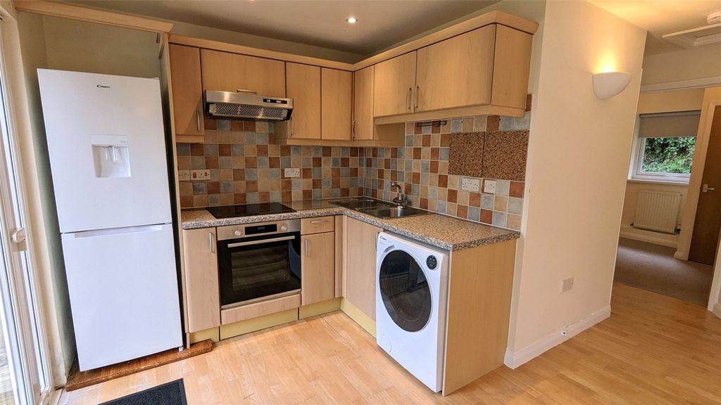 Property photo 3 of 11 Picture No. 10